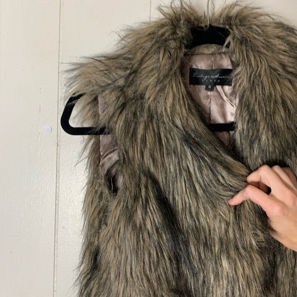 Vintage America Jackets & Blazers - [SALE] HOST PICK // Vintage America faux fur